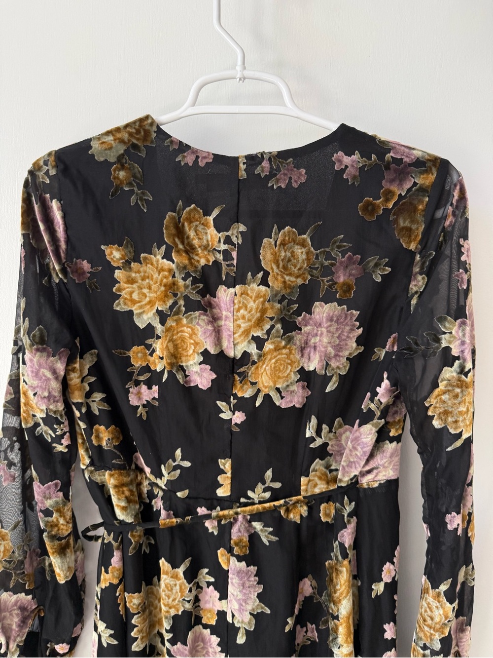 ASTR The Label Sonya Velvet Burnout Floral
Wrap Midi Dress - Picture 8 of 14